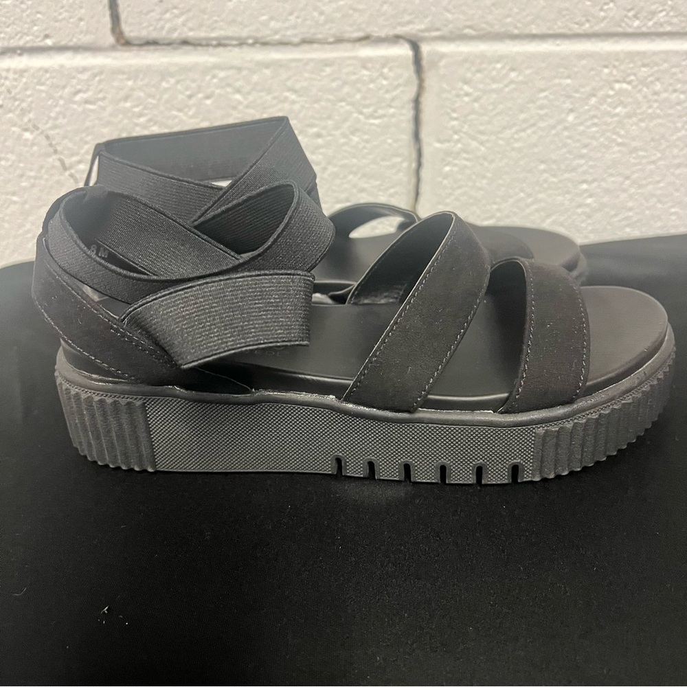 NWOT Shimmer by EDL Black Strappy Platform Leena Sandals Size 8